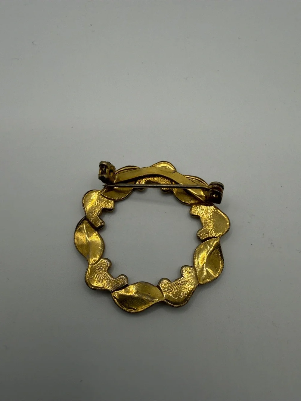 Gold Leaf Circle Brooch - Elegant Women’s Jewelry